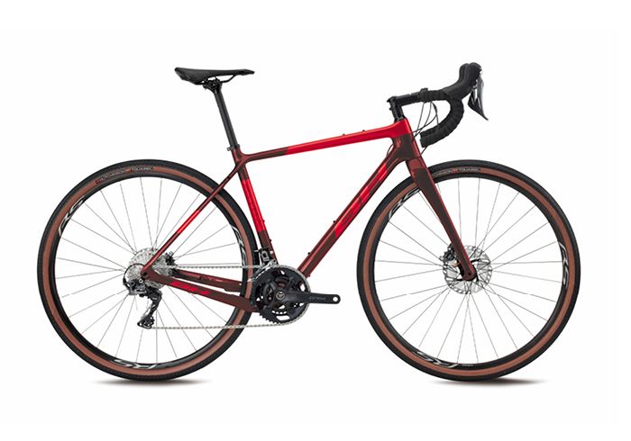 Gravelbike in der Seitenansicht in rot-schwarz